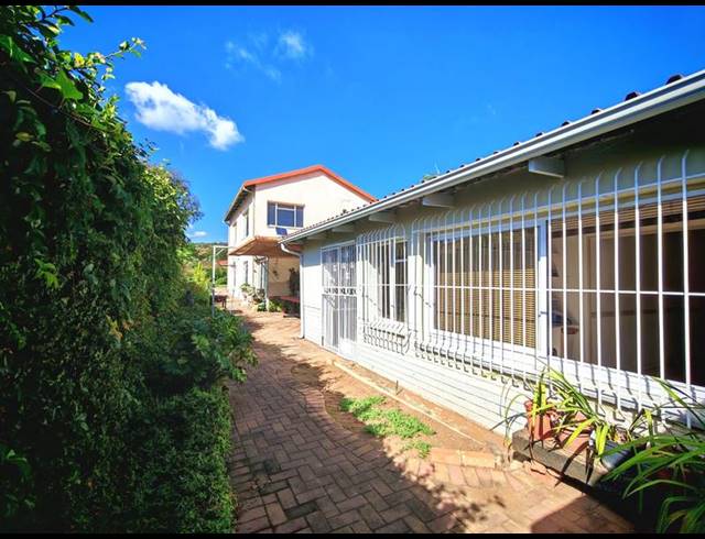 6 BEDROOM HOUSE FOR SALE IN CAPITAL PARK
